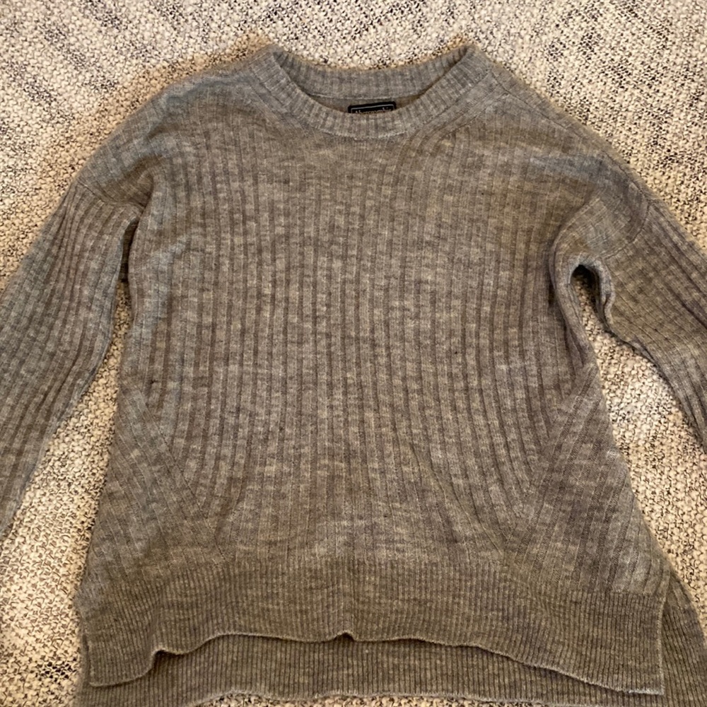 Soft gray Abercrombie & Fitch sweater
